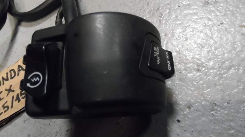 Miniatura: COPPIA DEVIO LUCI USATI HONDA PCX 125 - 150 2011