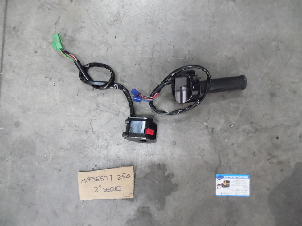 COPPIA DI DEVIO LUCI USATI PER YAMAHA MAJESTY 250 2° SERIE COMPATIBILI CON I MOD