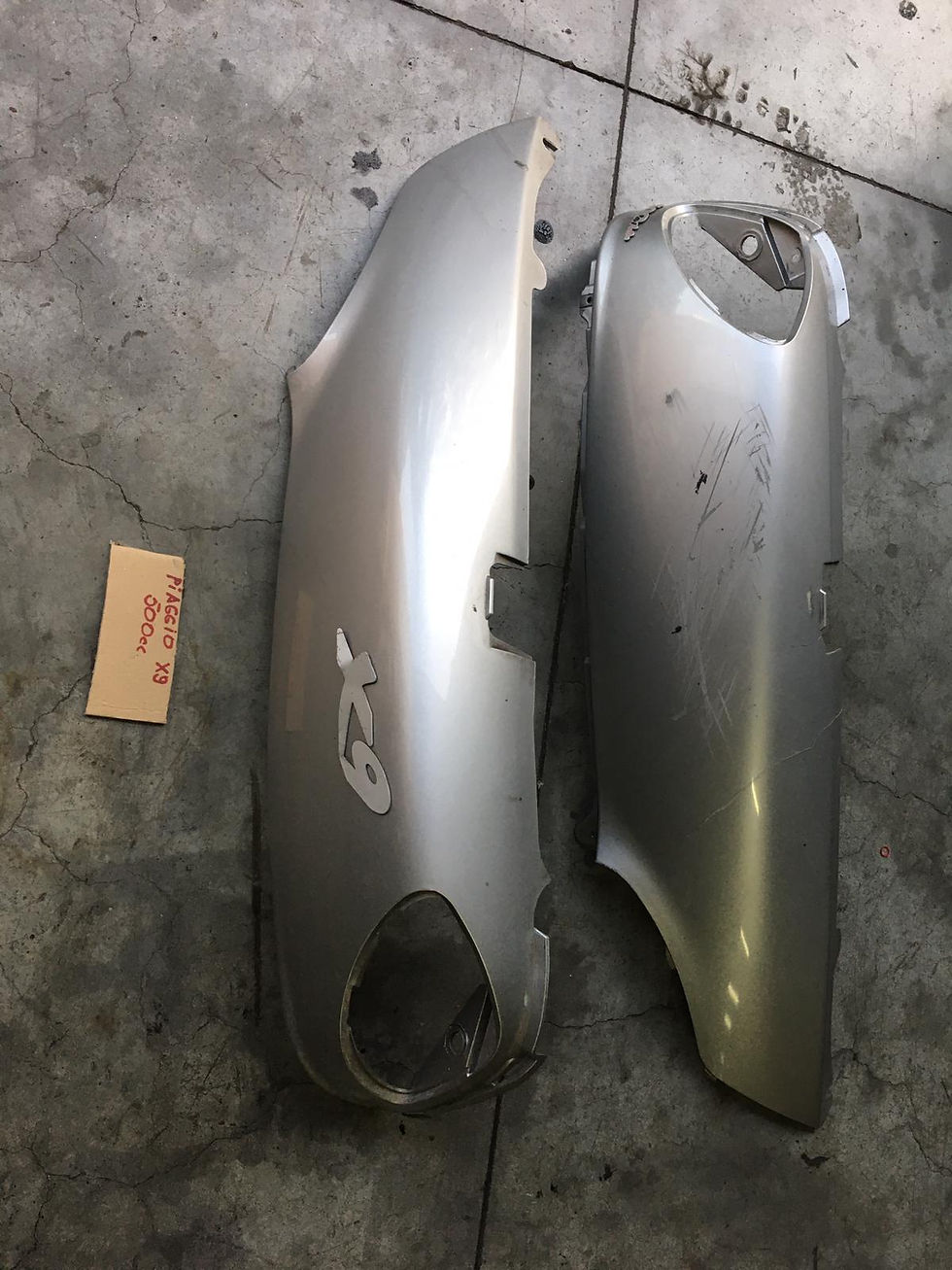 Carene posteriori laterali grigio chiaro piaggio x9 180 200 250 500