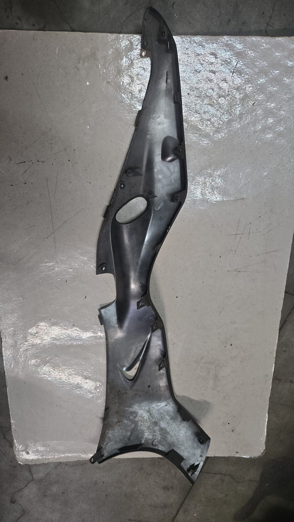 Miniatura: CARENA SOTTO PEDANA SX USATA SUZUKI BURGMAN 250 400 03-06