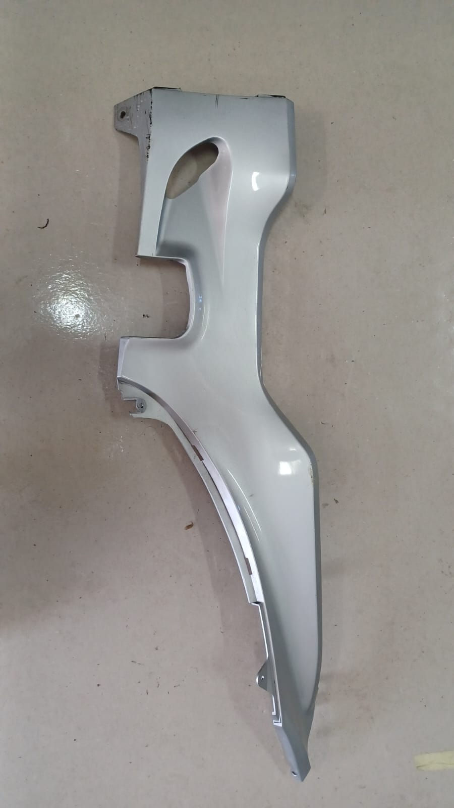 CARENA FIANCHETTO SOTTO PEDANA SX NUOVO SUZUKI BURGMAN 400 98 - 02