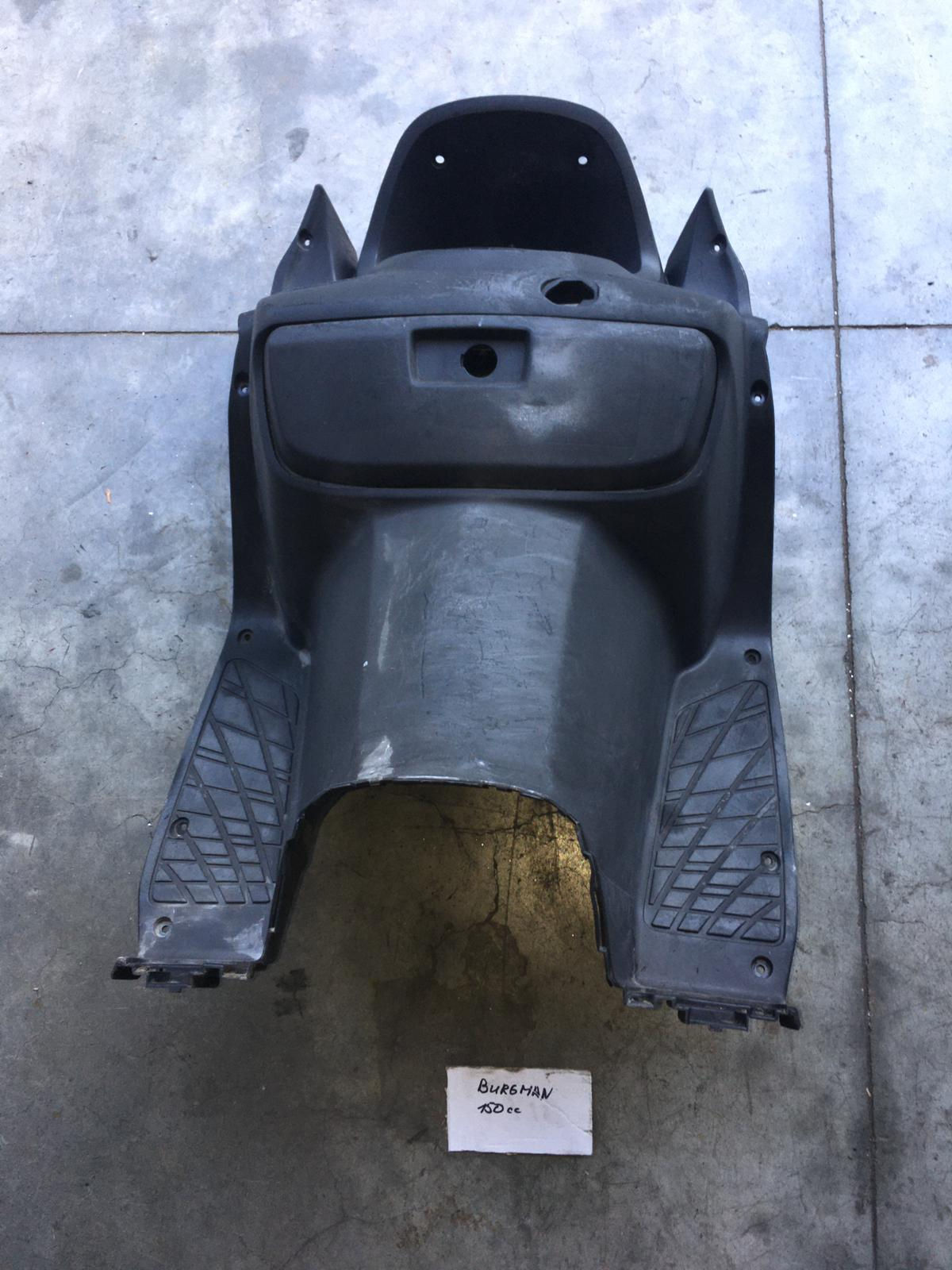 PLASTICA RETRO SCUDO SUZUKI BURGMAN 125 150 02 06