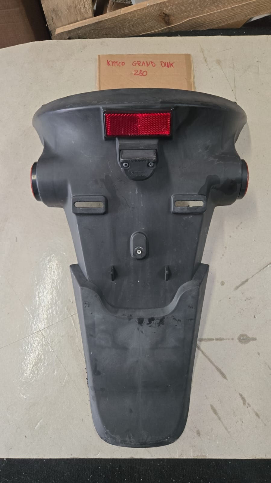 PLASTICA PARAFANGO PORTA TARGA USATO KYMCO GRAN DINK 250cc