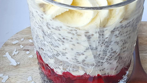 Overnight oats met chia en fruitige bodem (vegan)