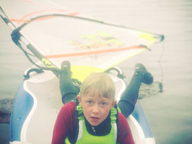 🏄 Geen eigen windsurfmateriaal? Geen probleem!