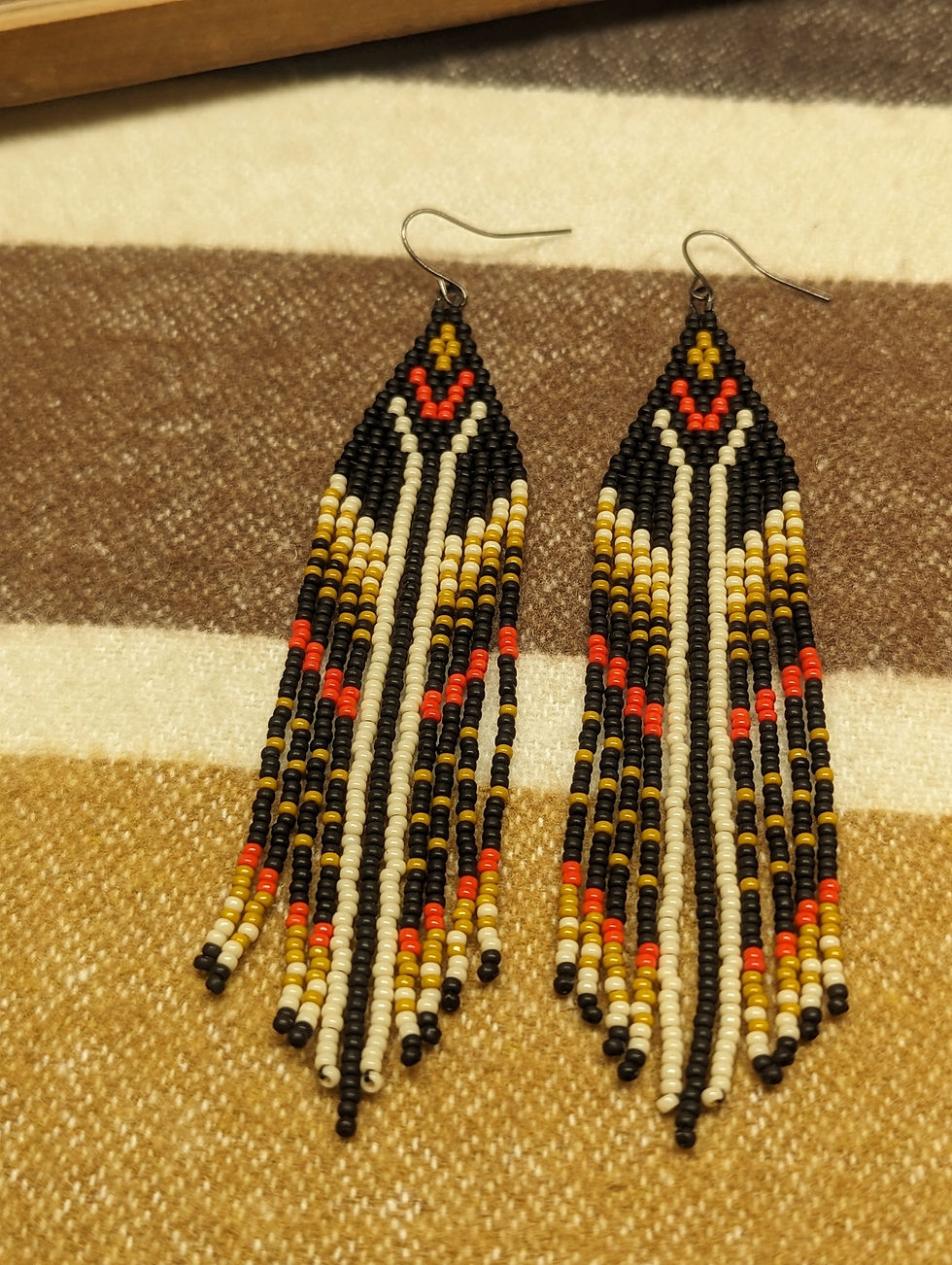 Thumbnail: Woven in the Dark Fringe