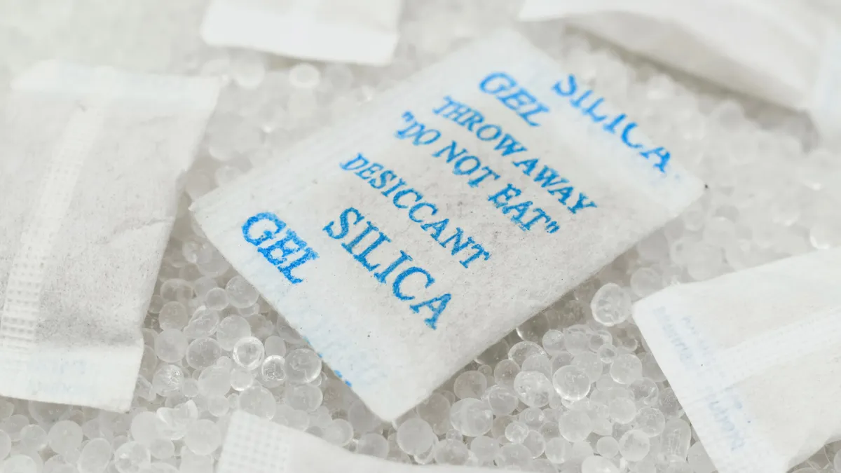 Silicia gel packets on top of unpackaged silica gel
