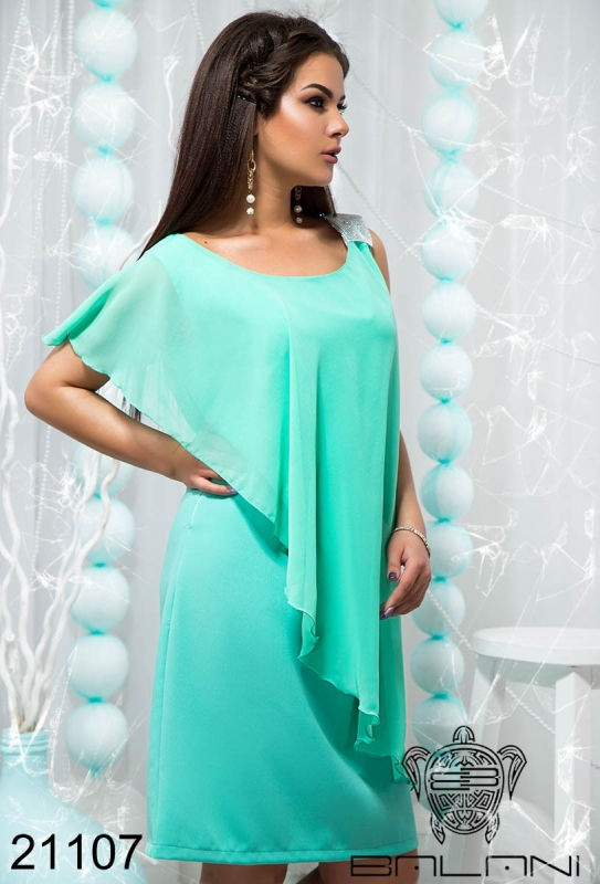 Thumbnail: Стильное короткое платье