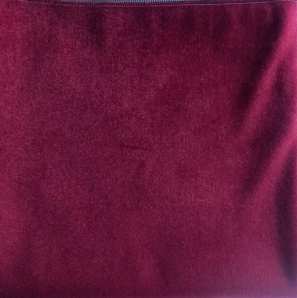 bordo masa örtüsü