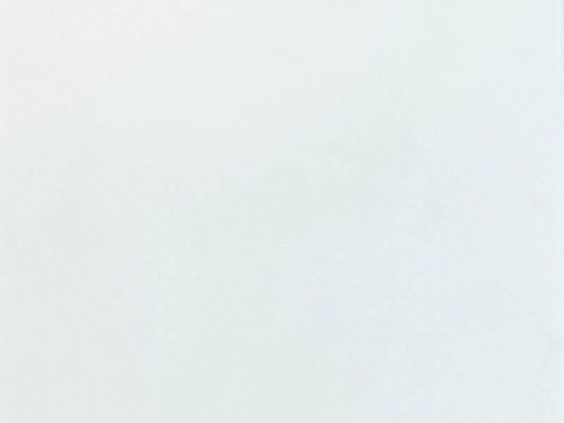 White and cream quartz worktop — bright, clean kitchen surface