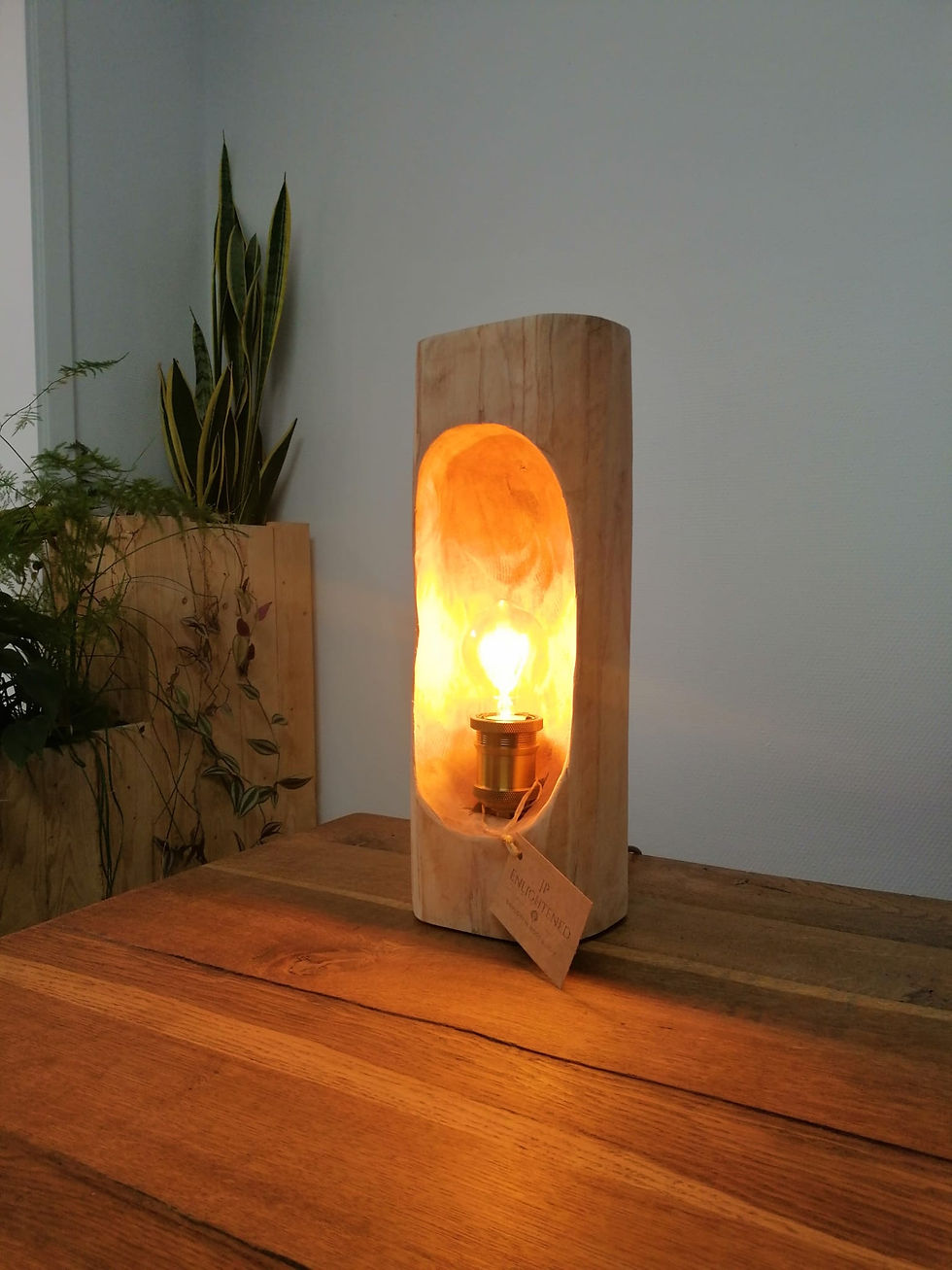 Thumbnail: Teakhouten tafellamp met heel warm licht [Model 1]