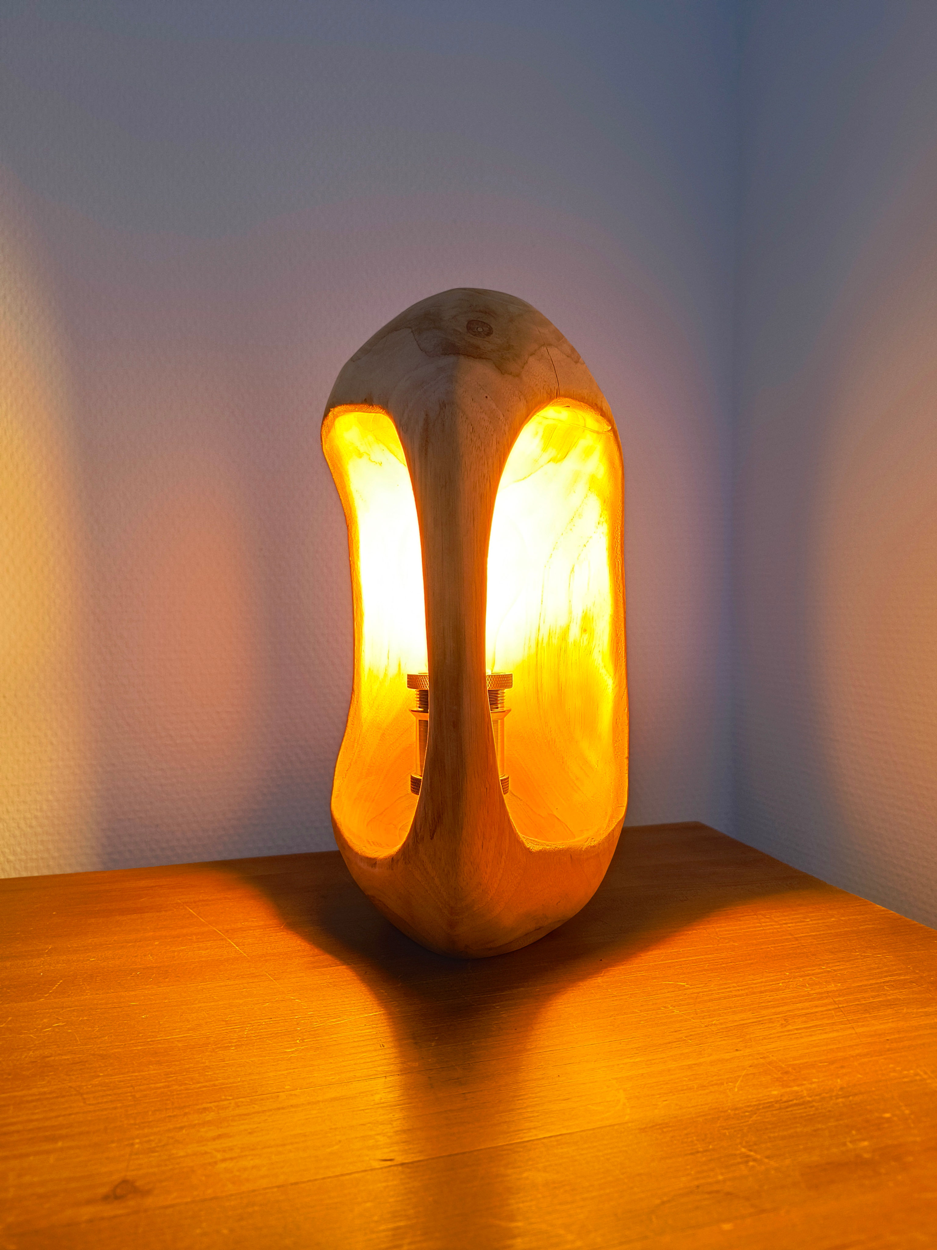 COCOON - dimbare designlamp uit massief teakhout 