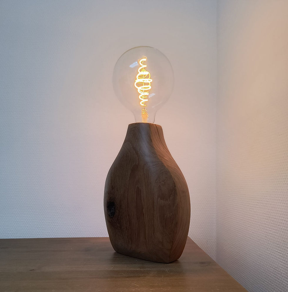 Thumbnail: VASE - Dimbare designlamp uit massief stuk teakhout
