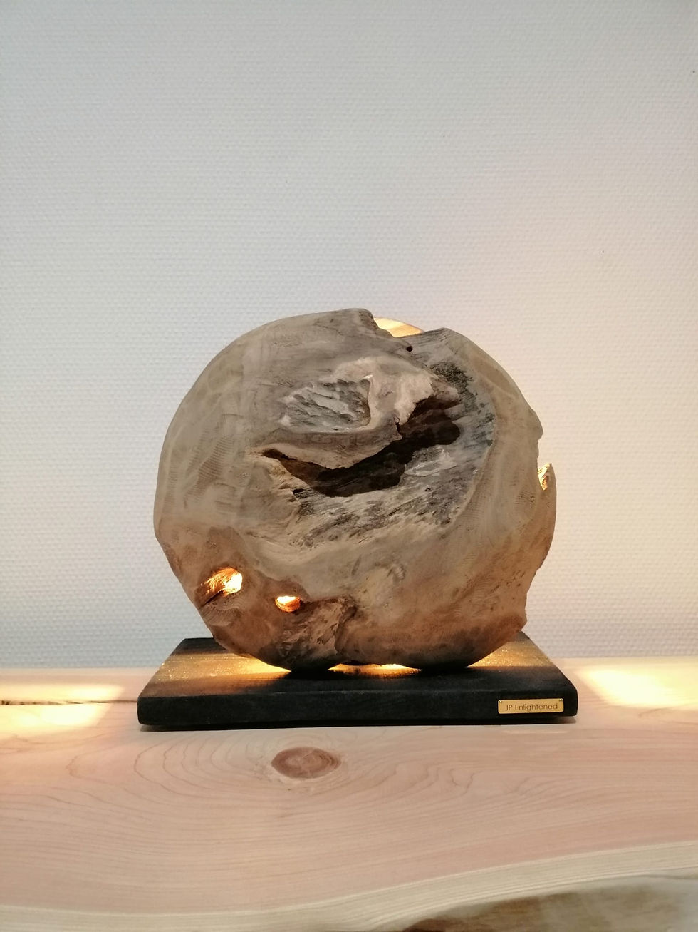 Thumbnail: Designlamp 'Moon' uit teak