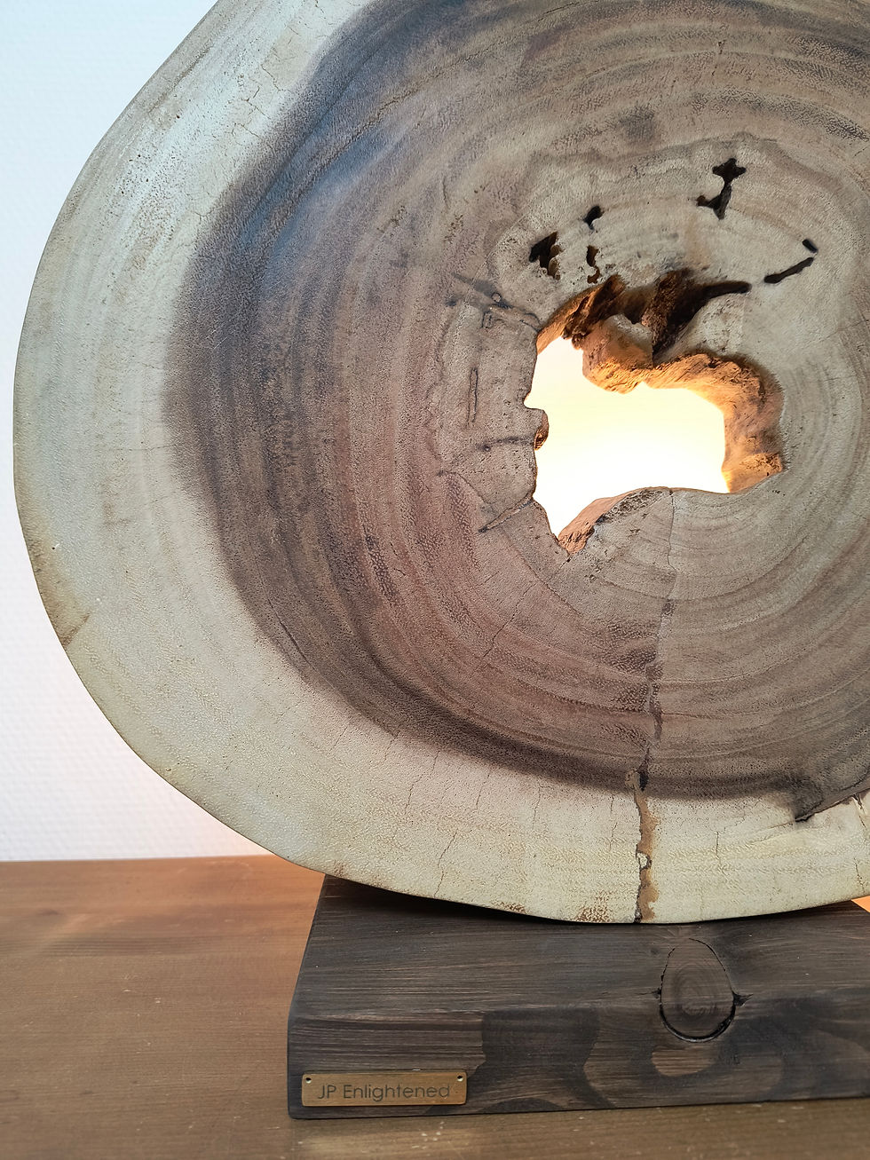 Thumbnail: SUARALIË - handgemaakte dimbare designlamp uit massief Suarhout