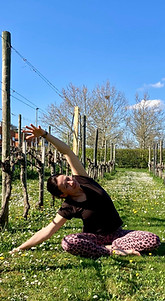 Yoga Weingarten.jpg