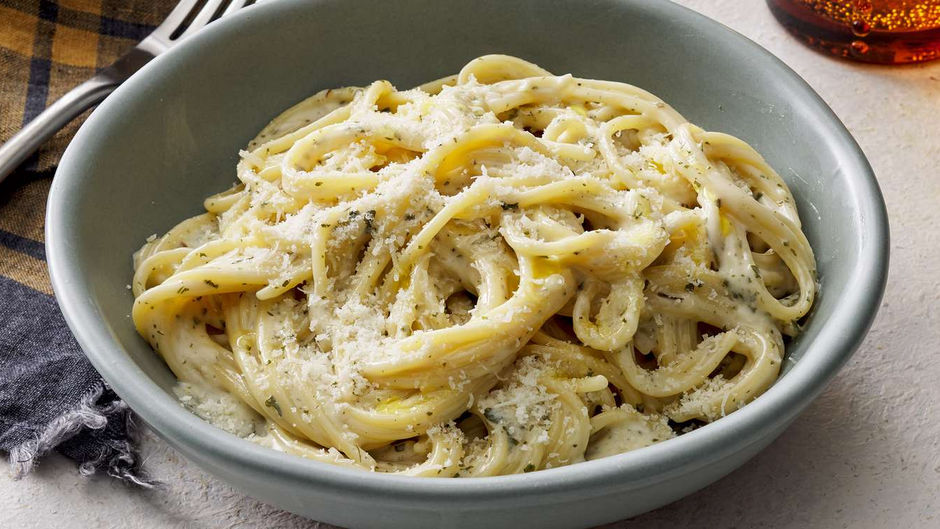 Recipe: Creamy Garlic One-Pot Pasta 