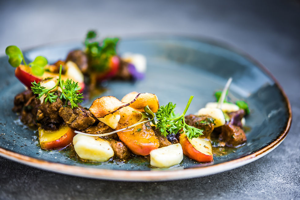 Colourful meat and vegetable plate for private jet flights to Provence – Avignon (LFMV / AVN)