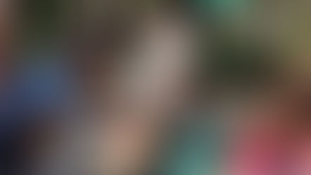 একে অপরের মঙ্গল কামনা করে ফোঁটা দিলেন বোনেরা