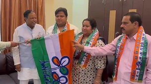 স্ত্রীকে প্রার্থী করতেই ঘাসফুলে ইয়াসিন, প্রশ্ন রাজনৈতিক মহলে