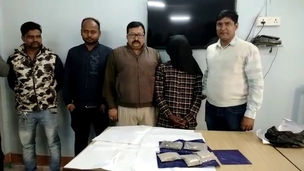 ঝলঝলিয়ার হোটেলে রাতের হানায় মিলল ব্রাউনশুগার সহ কারবারী