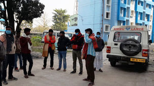 সামসীতে মুখোমুখি সংঘর্ষ দুই গাড়ির, মৃত দুই