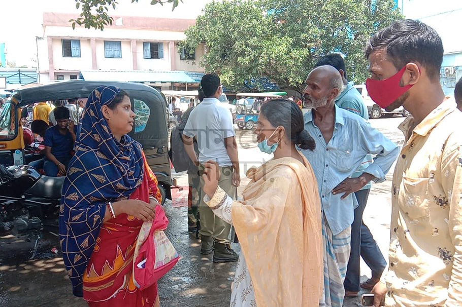Theft-again-outside-medical-college-angry-patients
