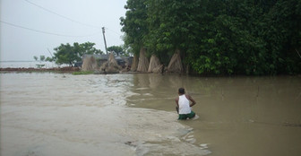 বানভাসি আশঙ্কায় মালদা