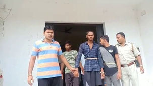 ছিনতাইয়ের ঘটনায় গ্রেফতার চার, উদ্ধার আগ্নেয়াস্ত্র-কার্তুজ