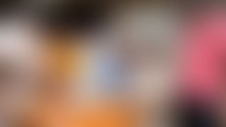 বাড়ি ঘেরাও জনতার, উদ্ধার লক্ষাধিক টাকার মাদক