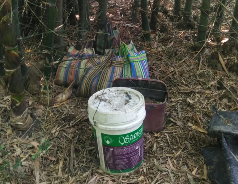 ১৯টি তাজা বোমা উদ্ধারে তীব্র চাঞ্চল্য বৈষ্ণবনগরে