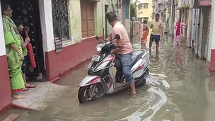 ৪০ ঘণ্টা পরেও জলমগ্ন আন্ডারপাস সহ শহরের একাংশ, ক্ষোভ