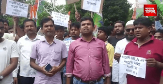 নতুন কমিটির দাবিতে মৌসমের বাড়ি ঘেরাও