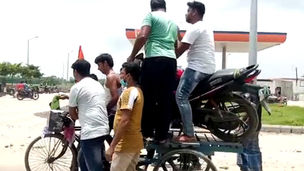 সেঞ্চুরি পেট্রোলের, প্রতিবাদে রাস্তায় তৃণমূল