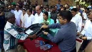 বোটে বন্যা কবলিত এলাকা পরিদর্শন করলেন দুই মন্ত্রী