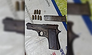 দুটি পৃথক ঘটনায় নিষিদ্ধ কাফসিরাপ, আগ্নেয়াস্ত্র সহ গ্রেপ্তার সাত