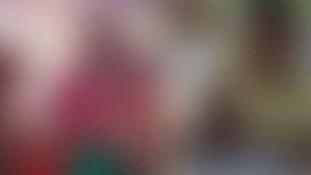 বেদে পরিবারের হাতে খাদ্যসামগ্রী তুলে দিল পুলিশ