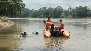২৪ ঘণ্টা পরেও মিলল না তলিয়ে যাওয়া দেহ
