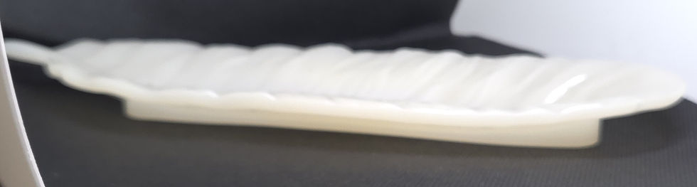 Thumbnail: Feather-shaped Jewellery Plate