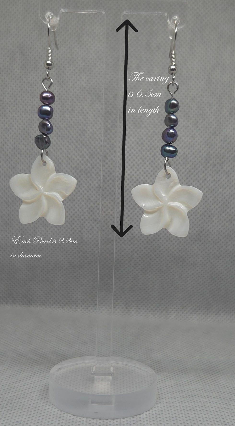 Thumbnail: Pearly Flower Earing