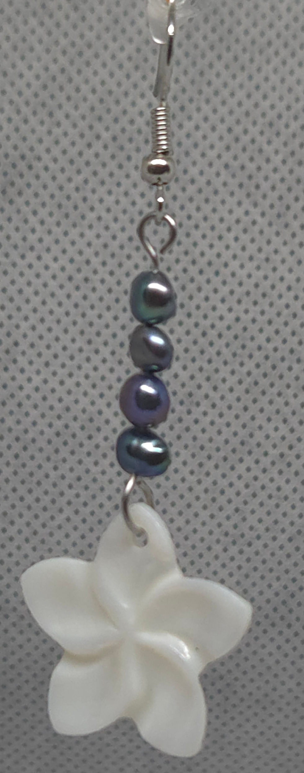 Thumbnail: Pearly Flower Earing
