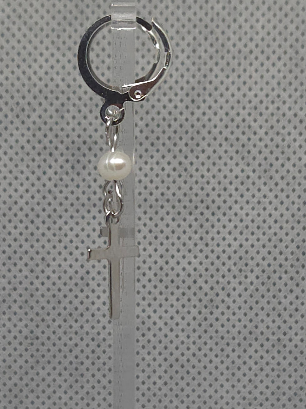 Thumbnail: White Pearl and Cross Earing