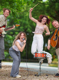 CREATIVE CUTS - Woodford Folk Festival