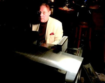 Leon Ziligson Playing at Hillstone Restaurant