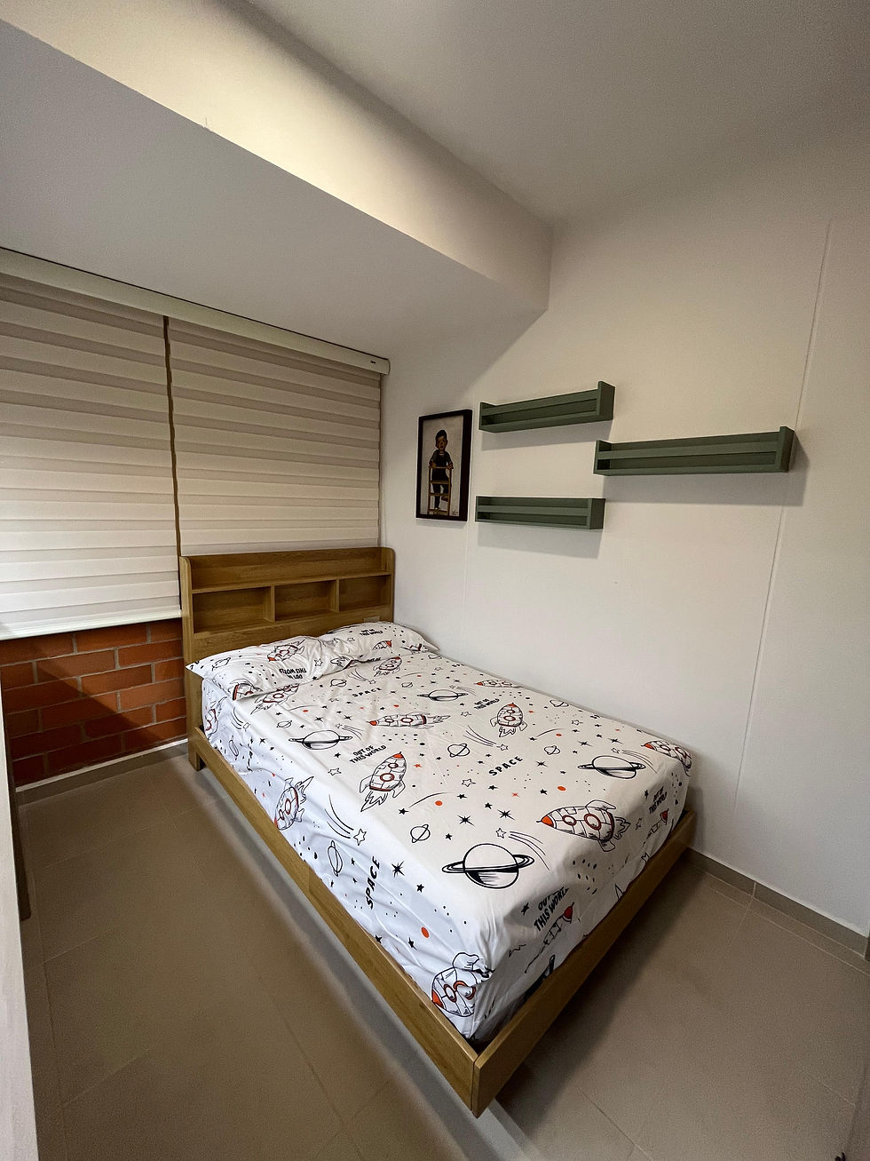 Cama y centro de entretenimiento infantil (5)