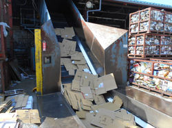 古紙リサイクル(プレス機)