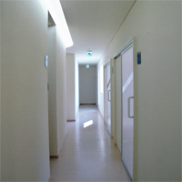 診察室への廊下