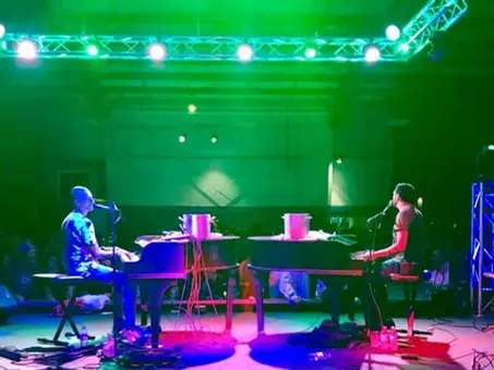 Dueling Pianos!