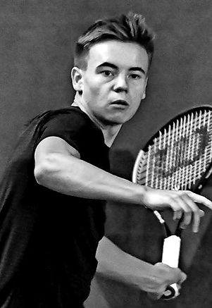 niklas_guttau_edited_edited.jpg