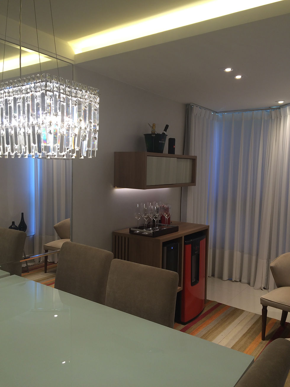 Varanda integrada a sala de jantar